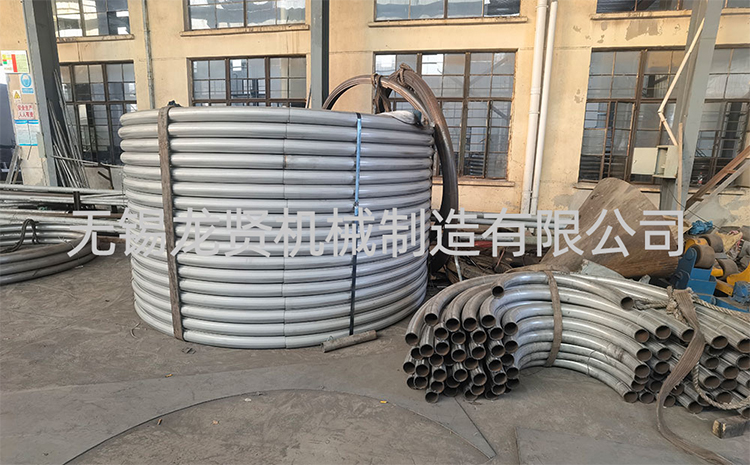 封頭上的半管該怎么確定連接處弧度呢？